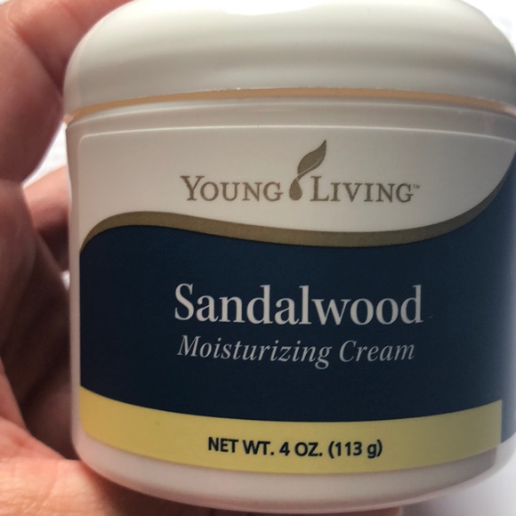 sandalwood moisture cream